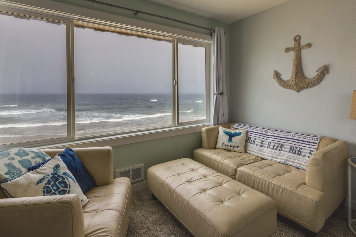 Penthouse, 1 Bedroom, Kitchen, Beach View | Beach/ocean view