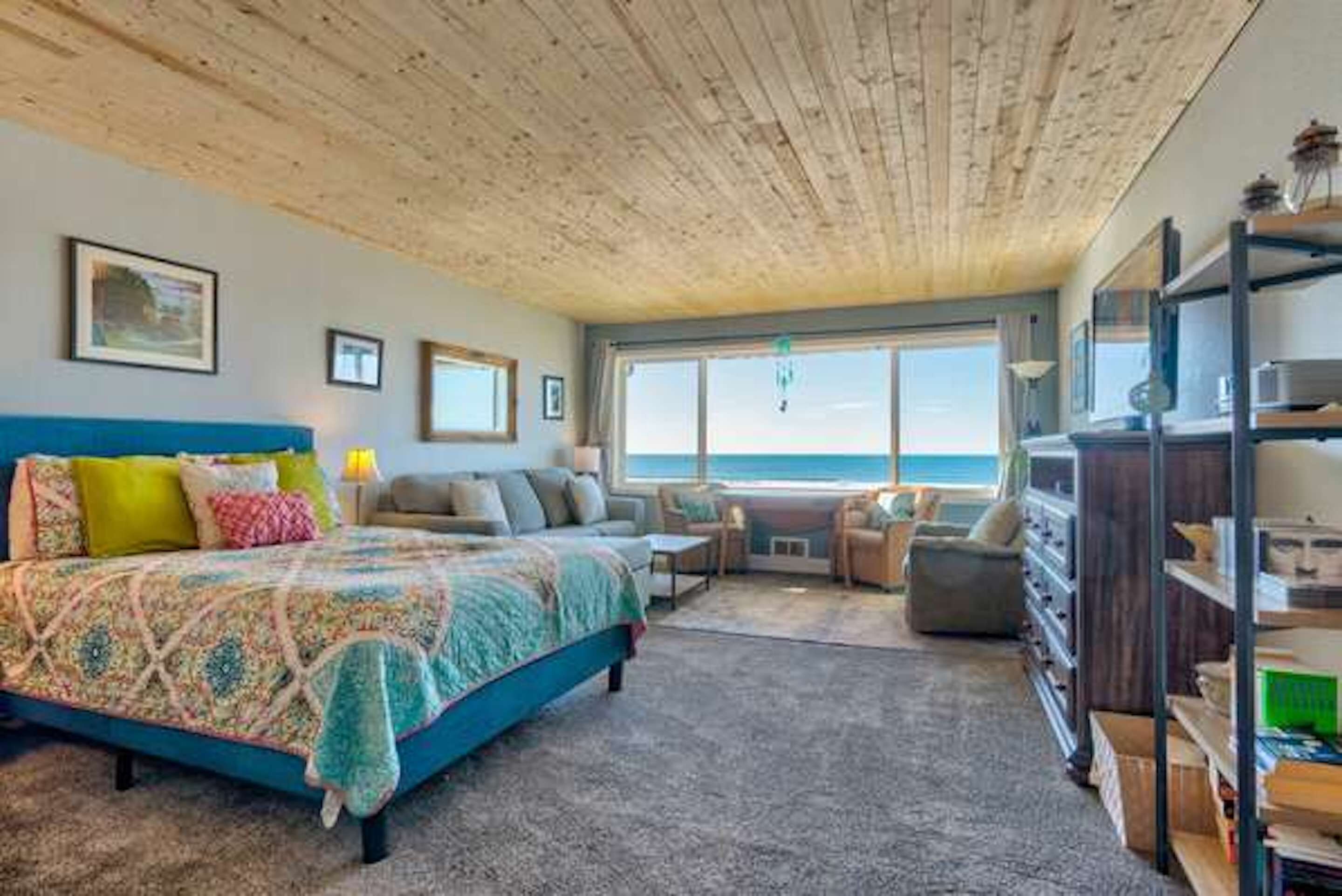 Family Condo | Living area | Flat-screen TV, DVD player