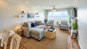 Unclassified image, 3 of 303, button - Sea Gypsy Rentals (Lincoln City)