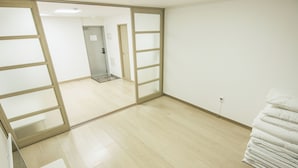 Deluxe Ondol B (Hotel Room)