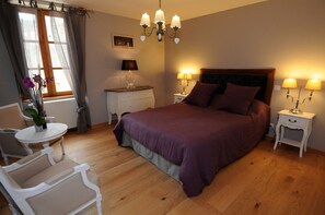 Superior-Doppelzimmer, mit Bad | Schallisolierte Zimmer, kostenlose Babybetten, kostenloses WLAN