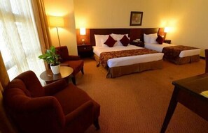 Minibar, desk, soundproofing, iron/ironing board - Grand Puteri Hotel (Kuala Terengganu)
