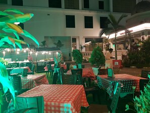 Lunch and dinner served - Grand Puteri Hotel (Kuala Terengganu)