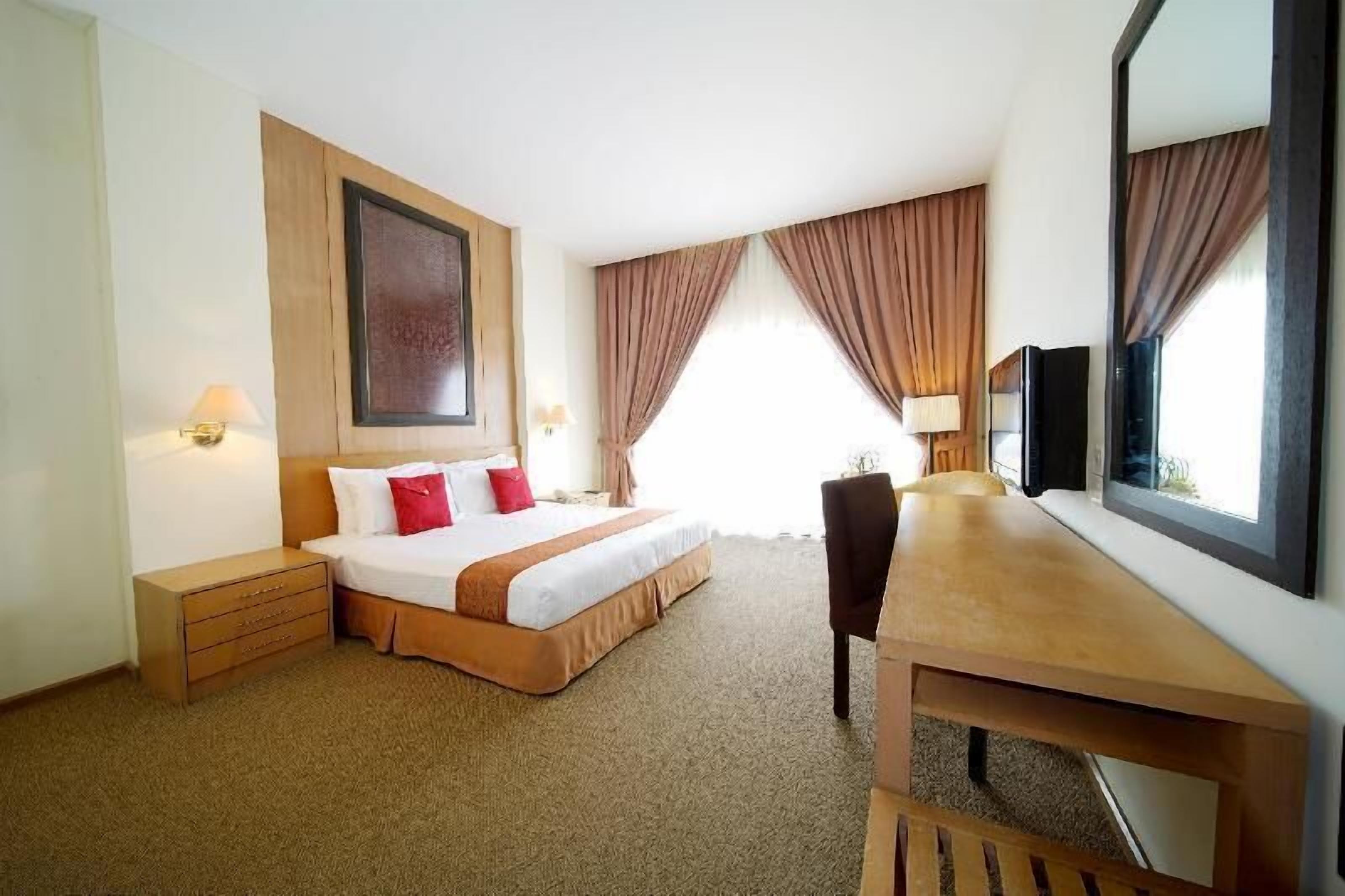 Minibar, desk, iron/ironing board, rollaway beds