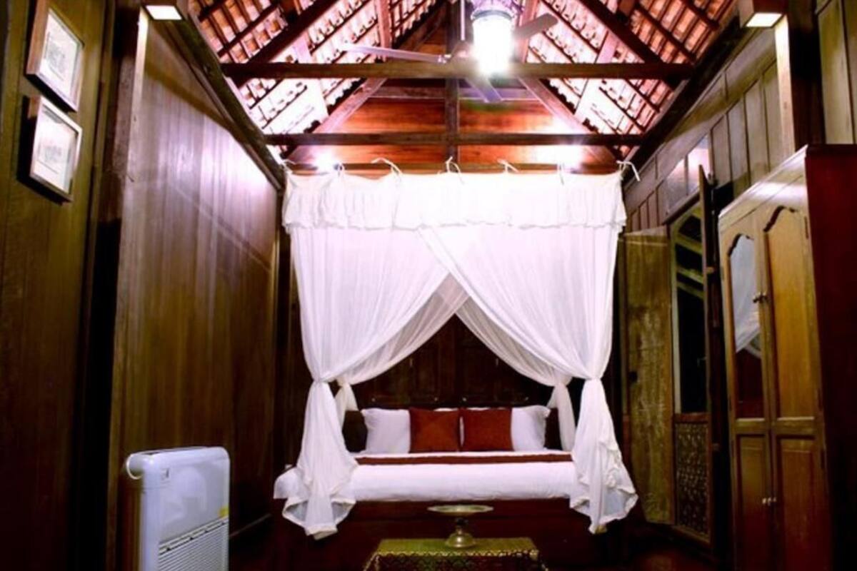 Minibar, desk, rollaway beds