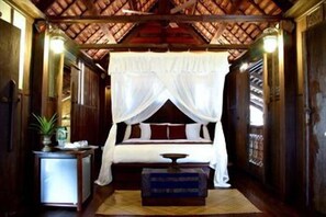 Minibar, escritorio y camas plegables/adicionales 