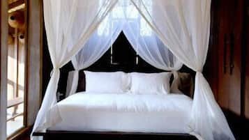 Superior Villa | Minibar, desk, rollaway beds