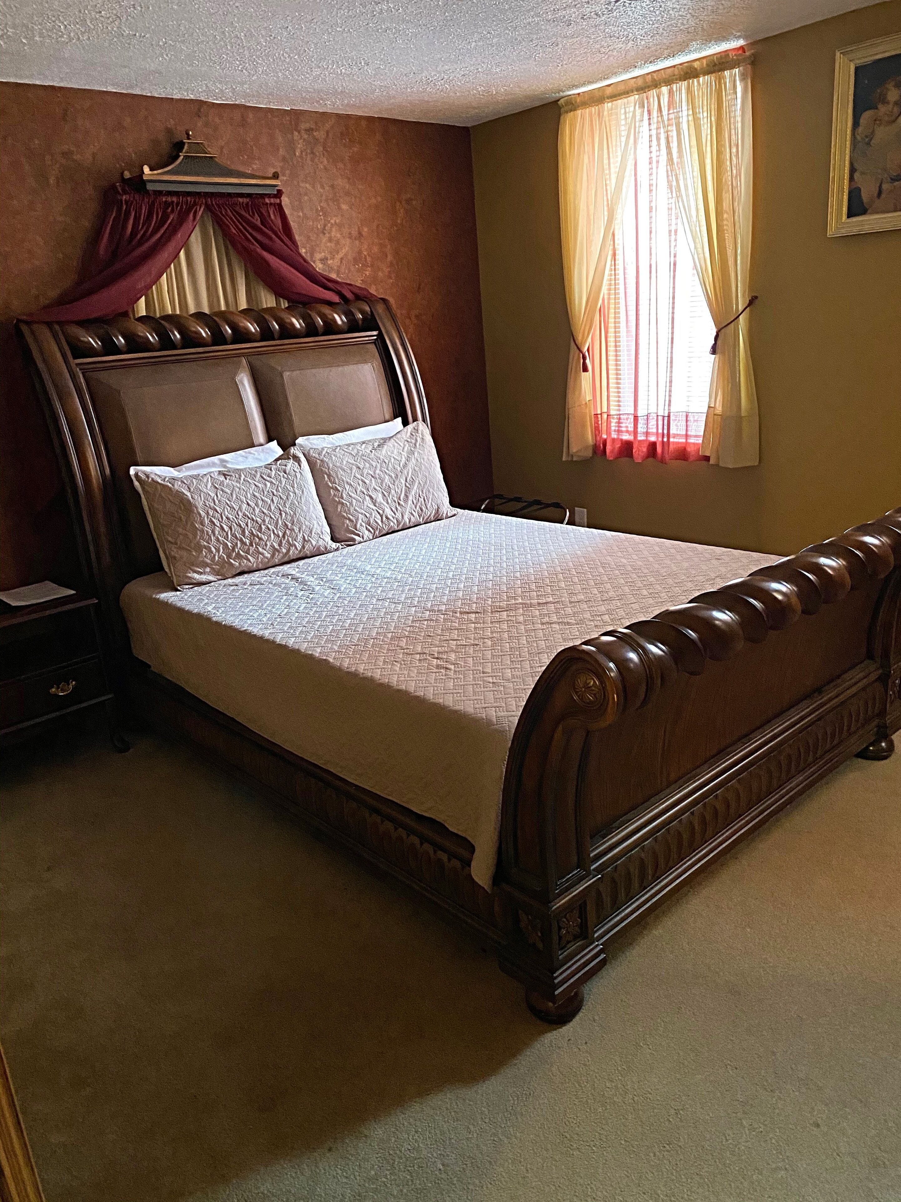 standard room, 1 queen bed | iron/ironing board, free wifi, bed sheets