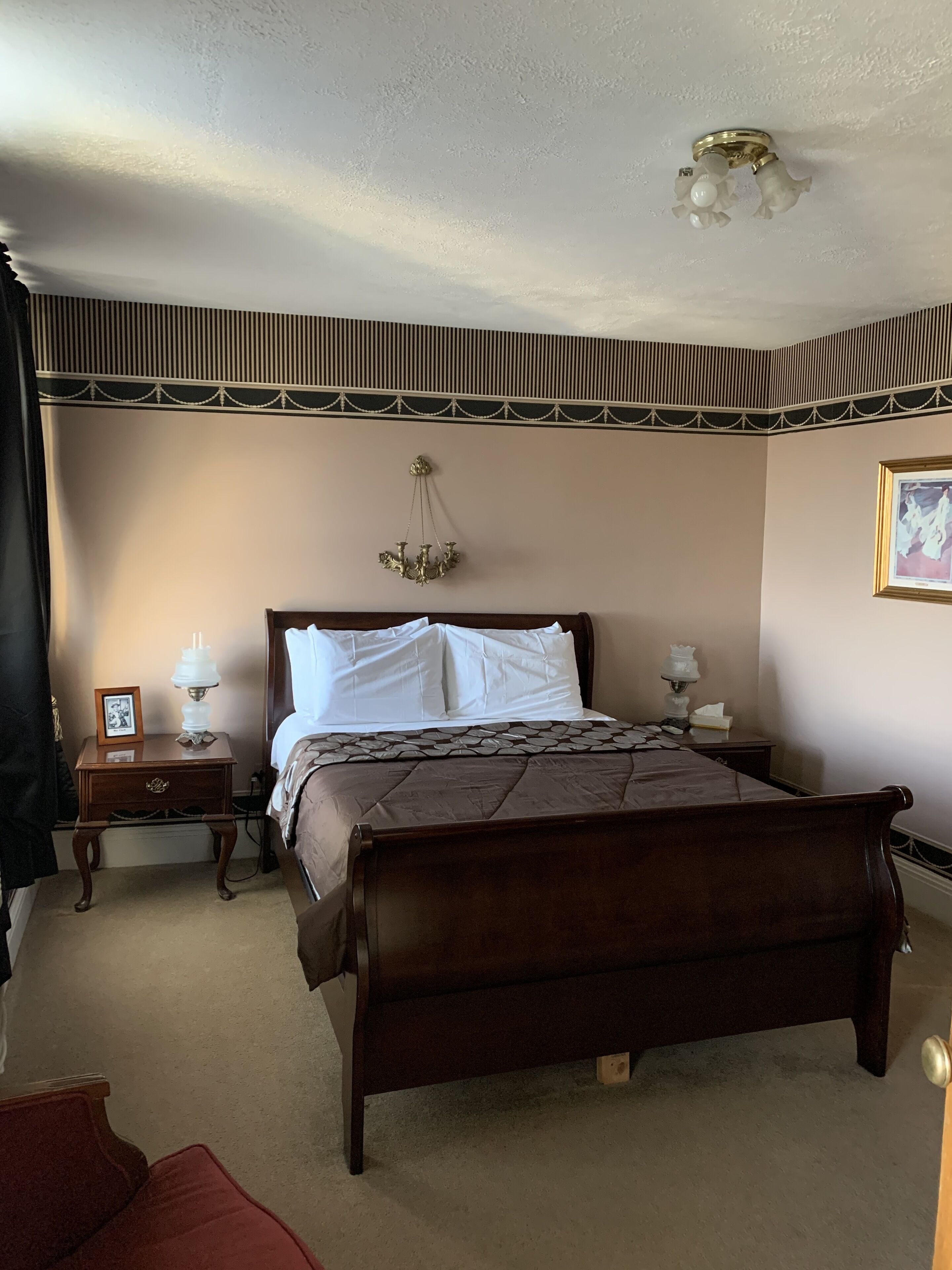 deluxe room, 1 king bed | iron/ironing board, free wifi, bed sheets