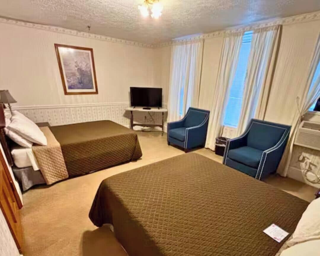 Deluxe Double Room, 2 Double Beds | Free WiFi, bed sheets