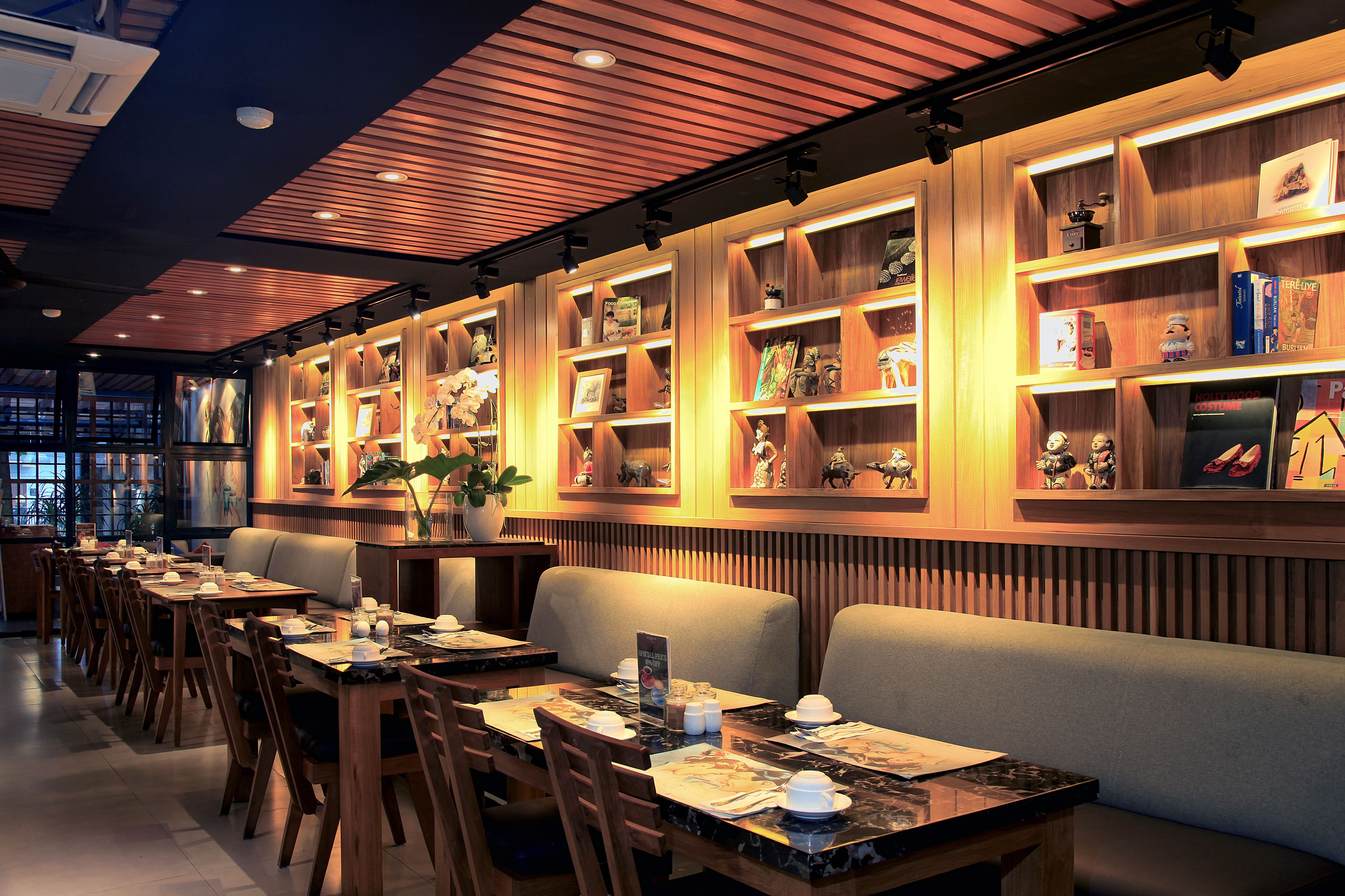 breakfast, lunch, dinner served; indonesian cuisine