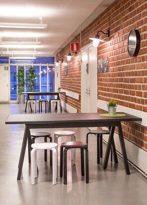 Lobby - Forenom Hostel Espoo Otaniemi (Espoo)
