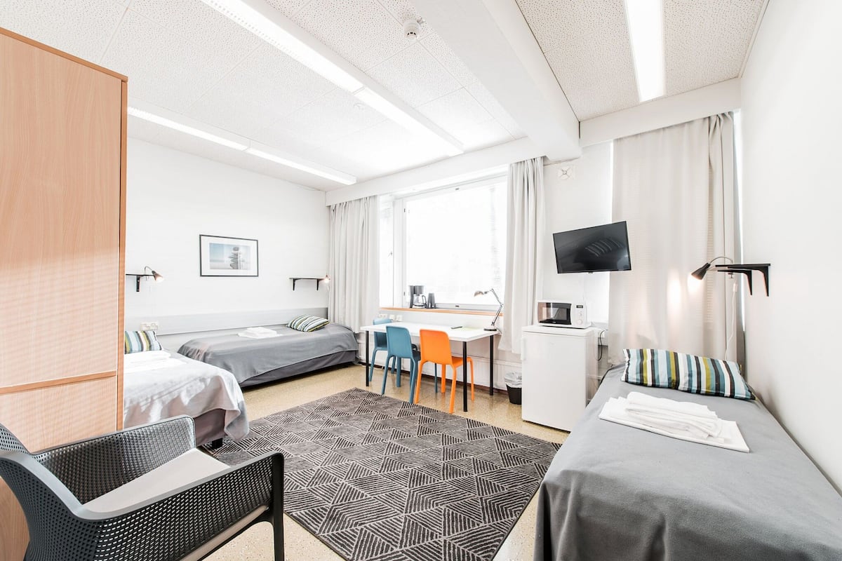 1 chambre, bureau, Wi-Fi gratuit, draps fournis