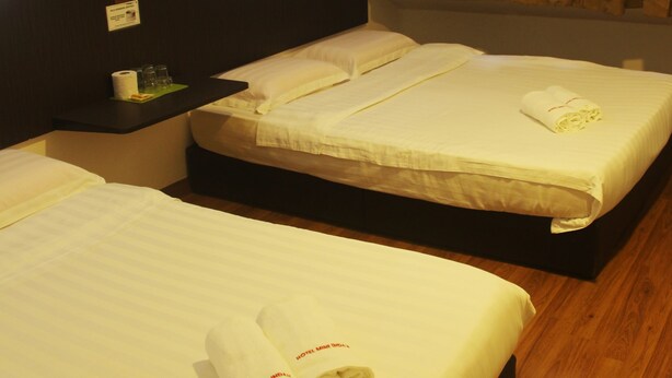 Family Room | Desk, WiFi (free) - Hotel Mini Indah (Kuala Terengganu)