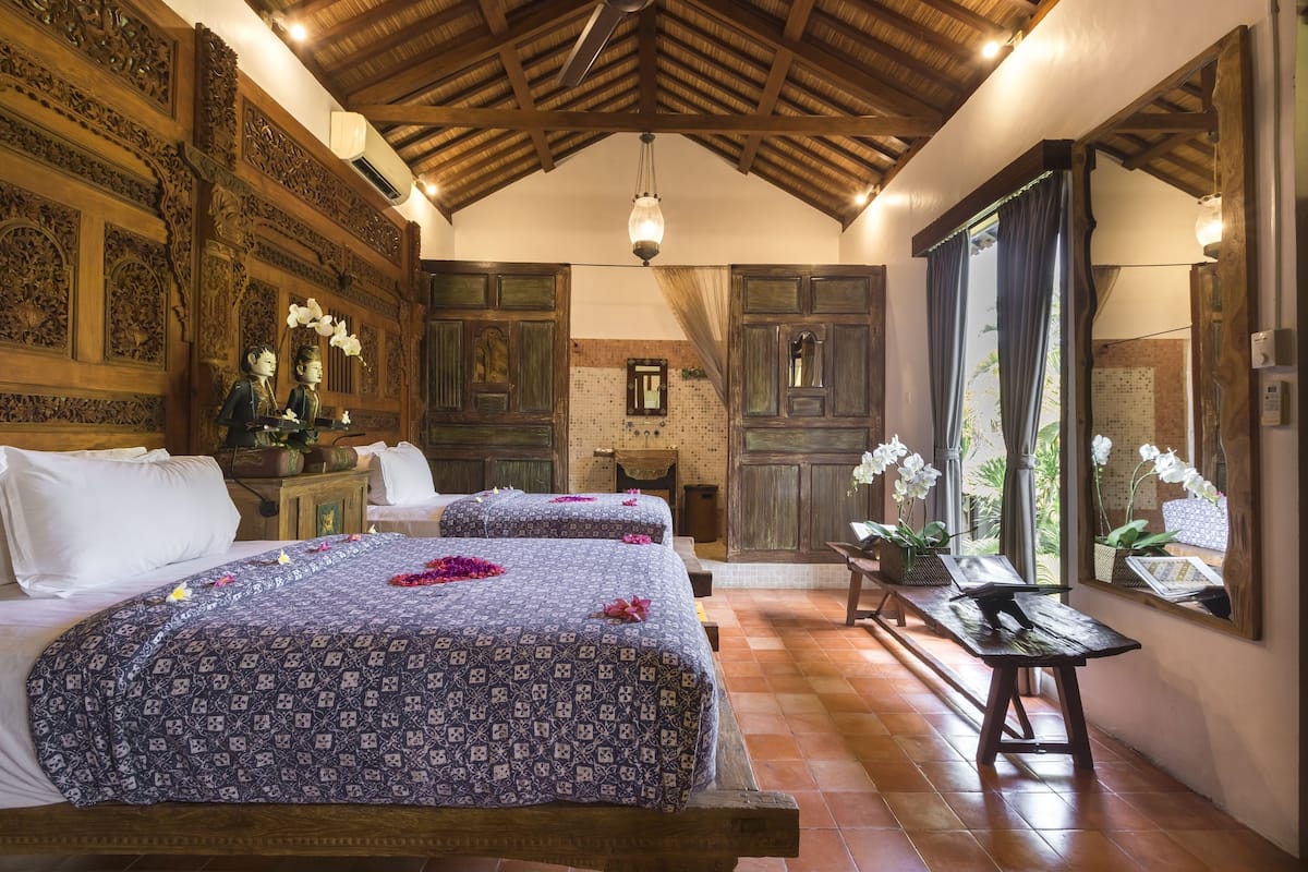 Executive Villa, 2 Bedrooms, Kitchenette, Pool View | Minibar, in-room safe, desk, free WiFi