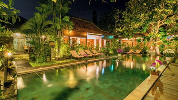 Fachada del alojamiento - Noche
