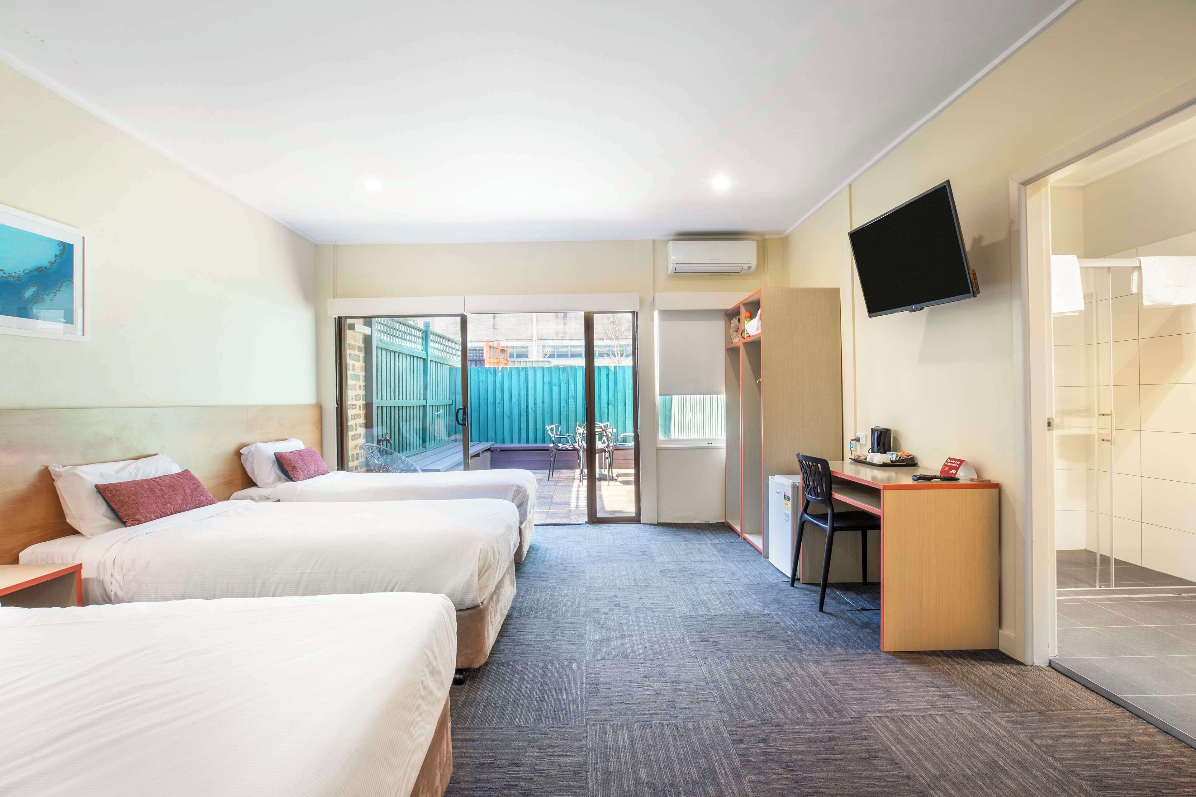 studio family  | desk, iron/ironing board, free wifi, bed sheets