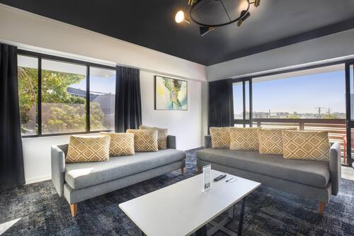 Departamento, 2 habitaciones | Escritorio, tabla de planchar con plancha, wifi gratis y ropa de cama