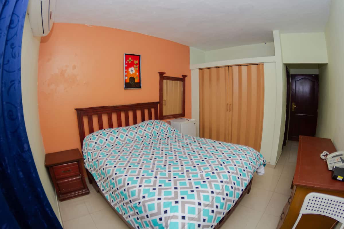 Doppia Standard | Una cassaforte in camera, Wi-Fi gratuito