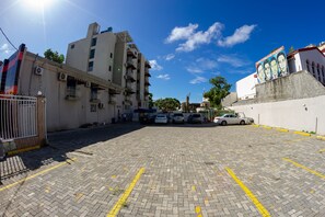 Accessible parking - Hotel Renacer (Santo Domingo)