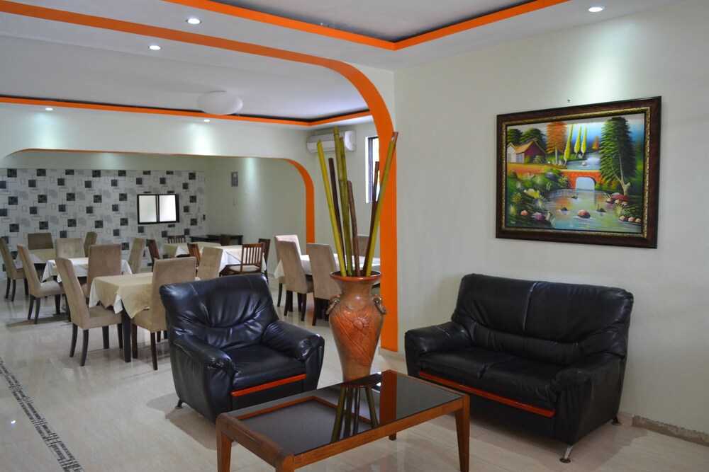 Hotel Renacer 2