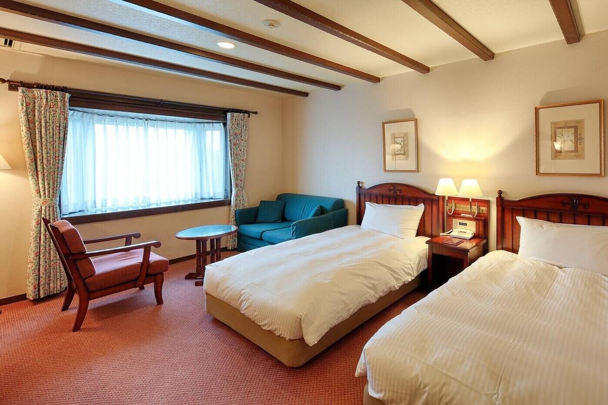 Minibar, in-room safe, desk, blackout curtains