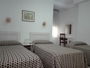 Habitación triple | Servicios de la habitación