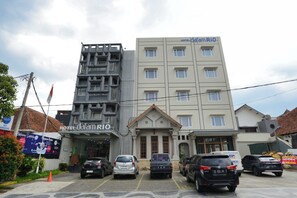 Exterior - Hotel Dafam Rio (Bandung)