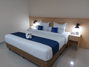 Super Deluxe King | Minibar, in-room safe, laptop workspace, soundproofing - Hotel Dafam Rio (Bandung)