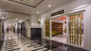 Sauna, bilik wap, mandi tangas / hammam, rawatan badan, rawatan muka 