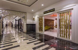 Sauna, Dampfbad, Türkisches Bad/Hamam, Körperbehandlungen