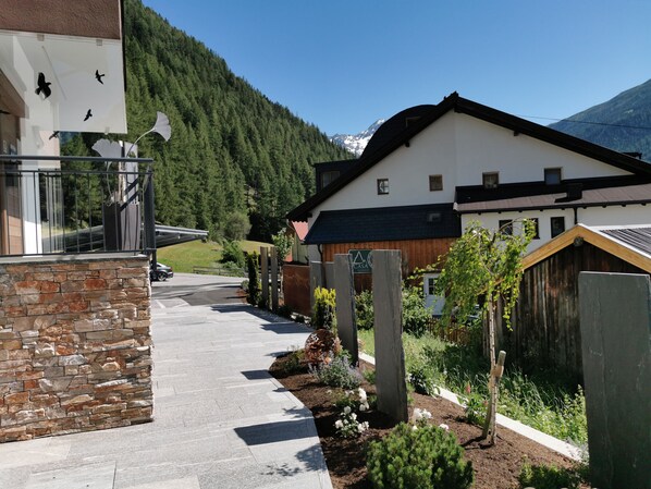 Garden - Hotel Garni Schönblick (Soelden)