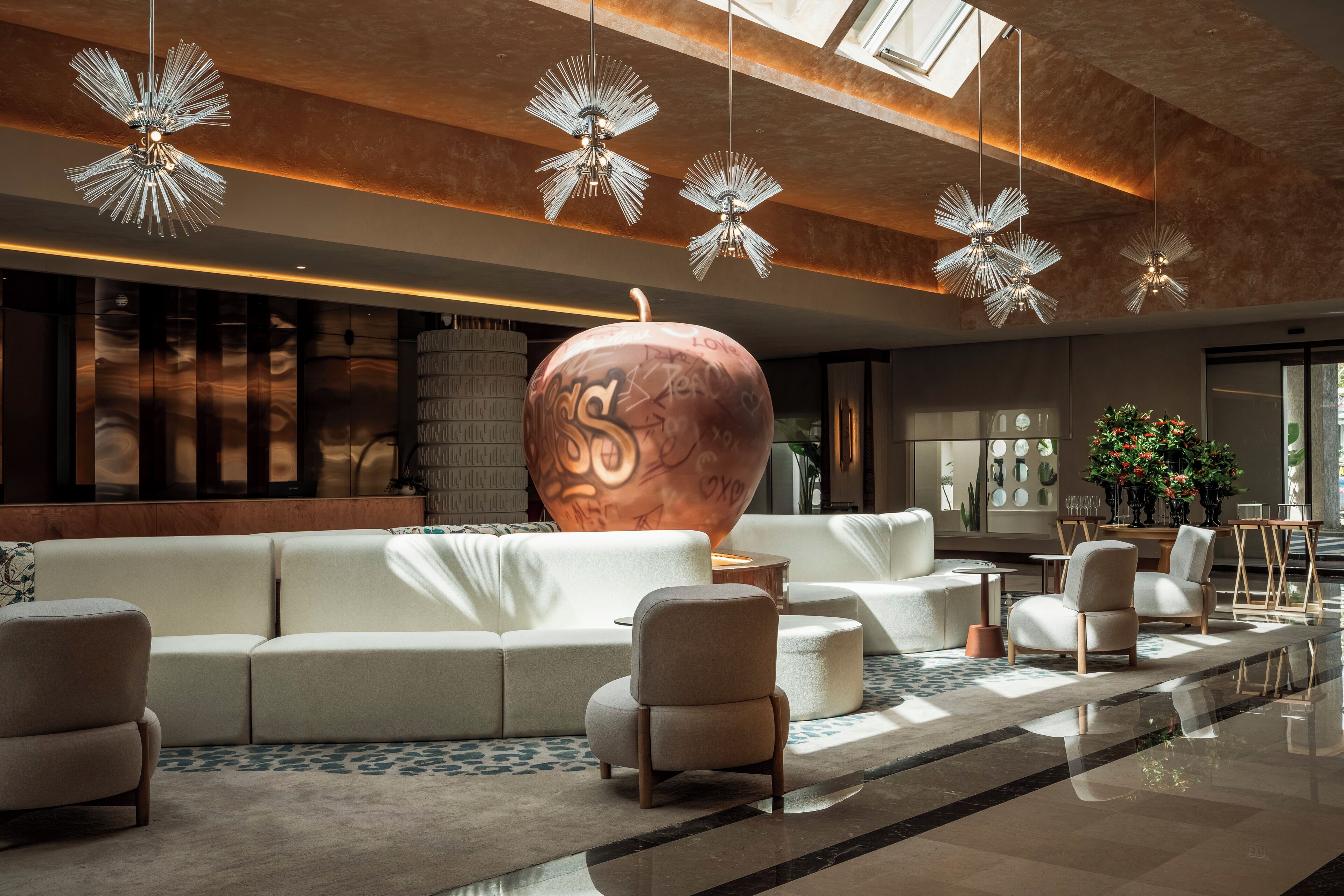 Coin salon dans le hall