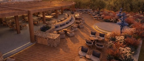 5 restaurants, breakfast, lunch, dinner served; international cuisine