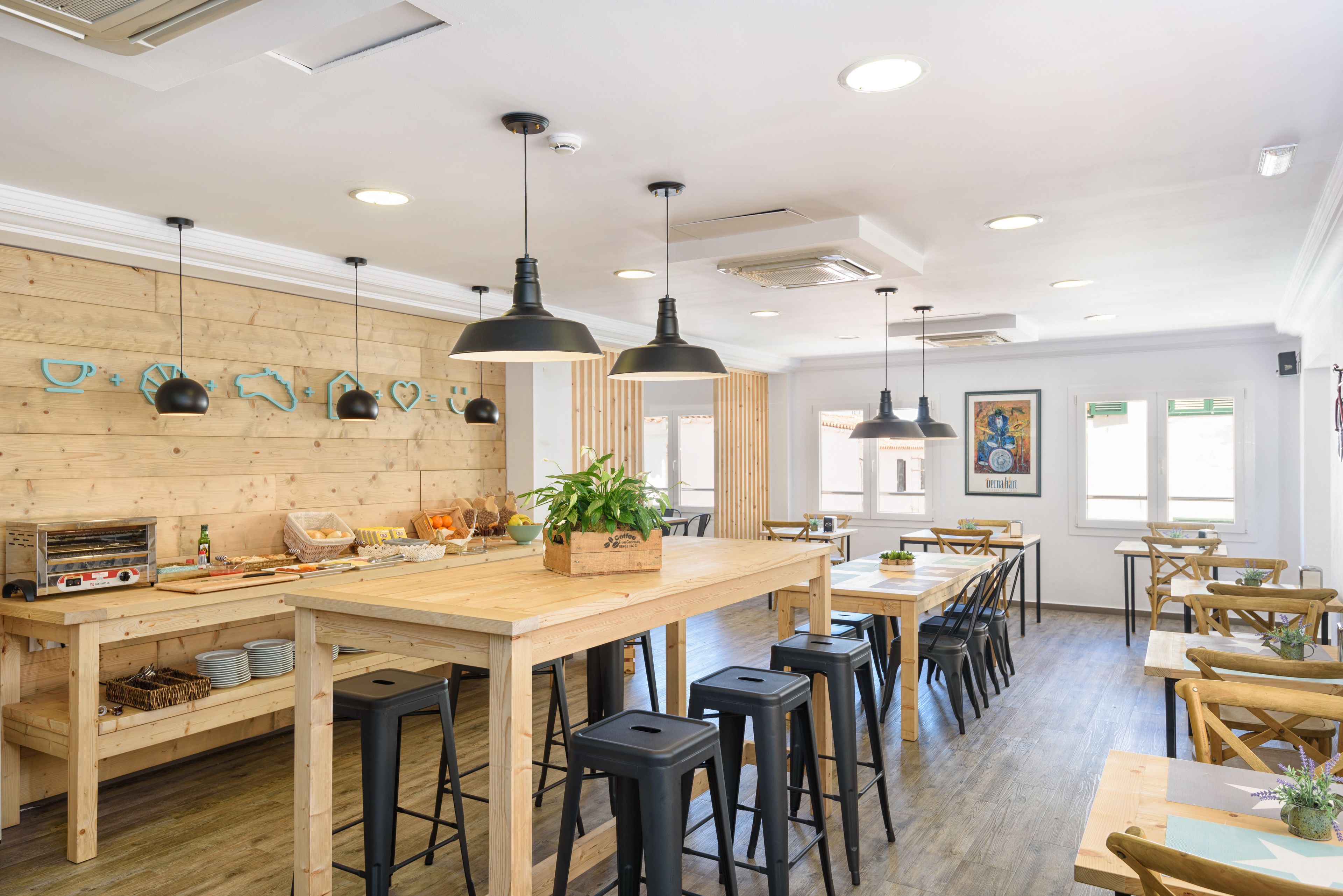 Dagelijks uitgebreid ontbijt (EUR 10 per persoon)