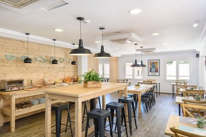 Daily full breakfast (EUR 10 per person)