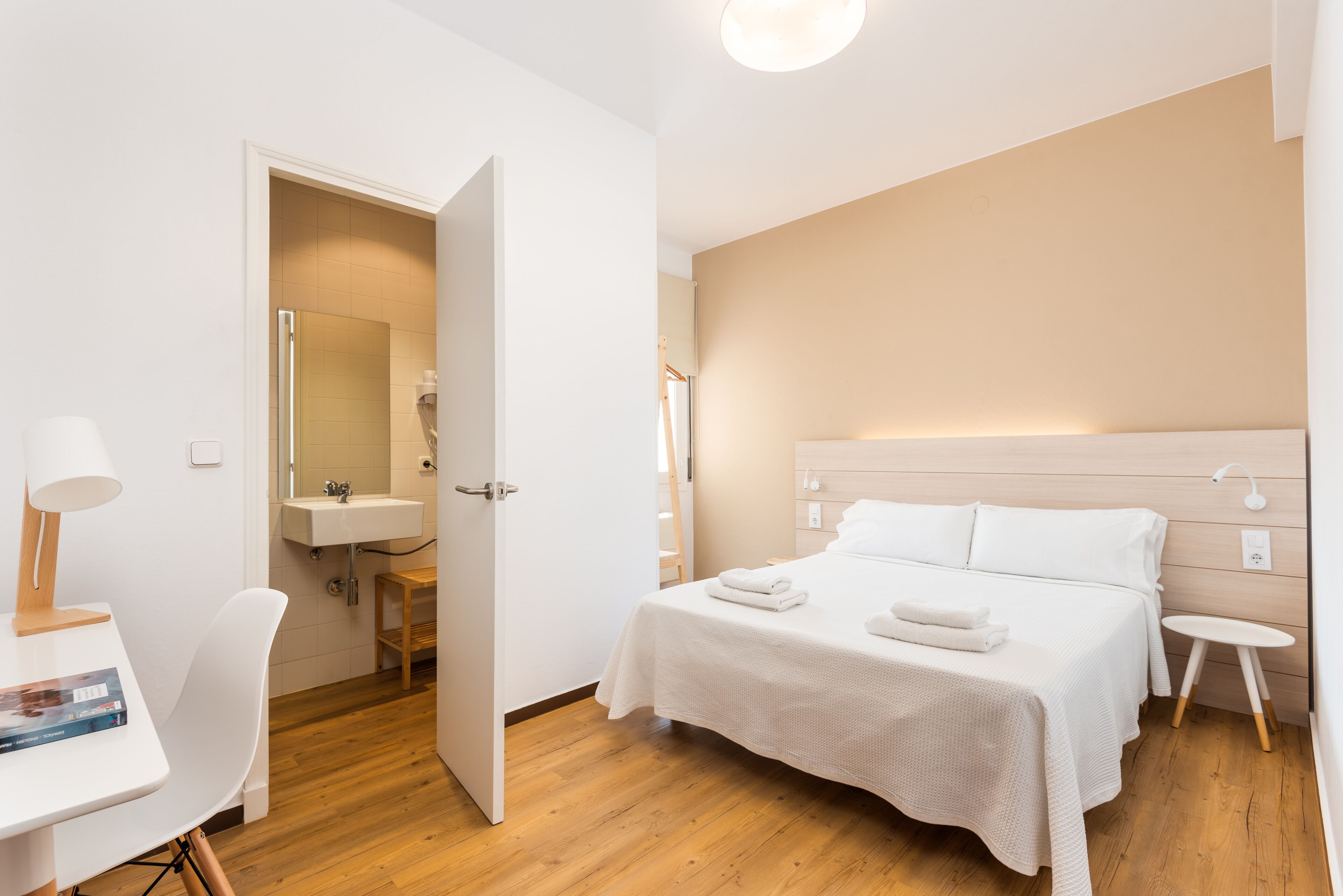 Down duvets, in-room safe, desk, blackout curtains
