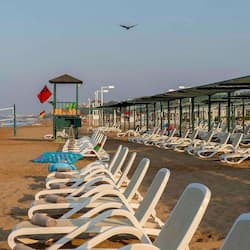 Private beach, sun-loungers, beach umbrellas, beach towels