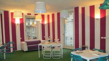 Tägliches inbegriffenes Frühstücksbuffet