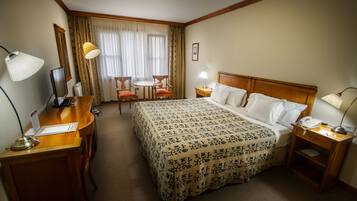 Standard Double Room, 1 Double or 2 Single Beds | Minibar, in-room safe, desk, free cots/infant beds