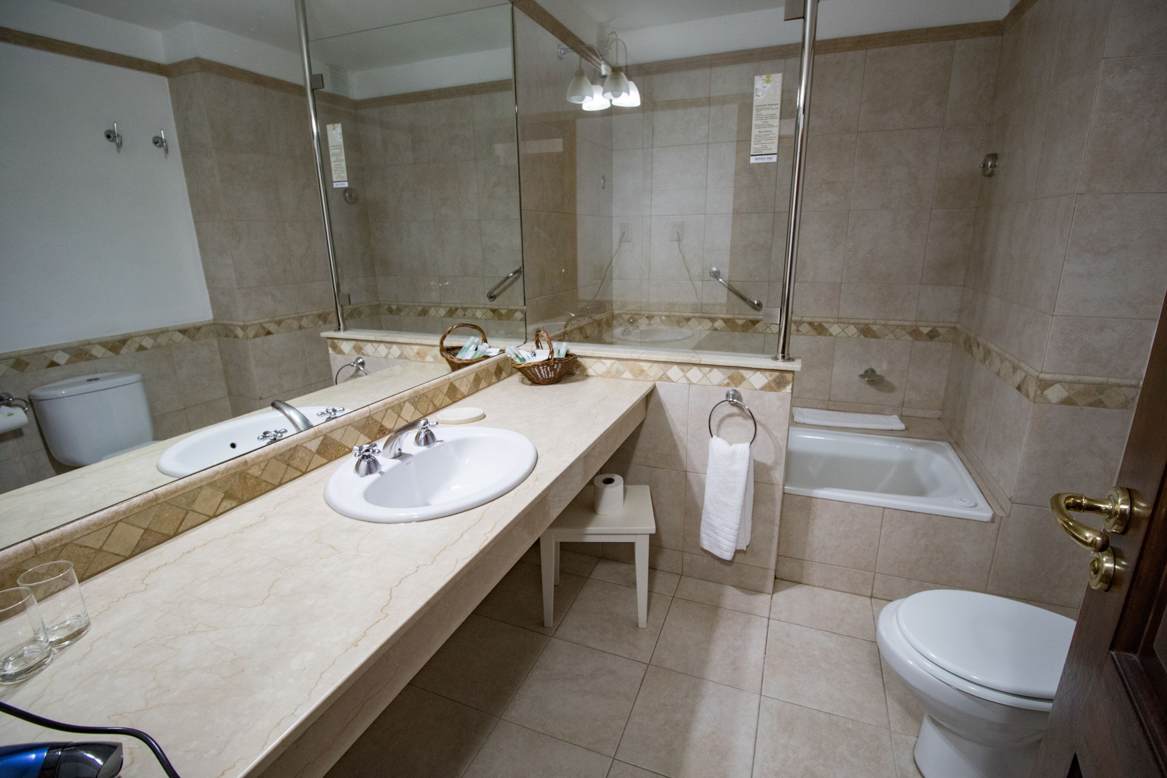 standard double room, 1 double or 2 single beds | bathroom | combined shower/bathtub, free toiletries, hair dryer, bidet