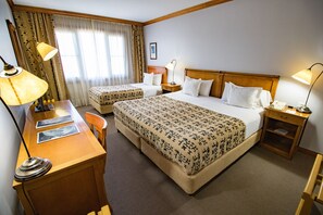 Standard Triple Room | Minibar, in-room safe, desk, free cribs/infant beds