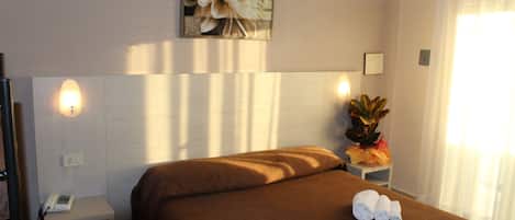 Double Room | In-room safe, desk, cots/infant beds, free WiFi