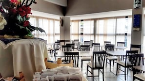 Dîner et souper servis sur place