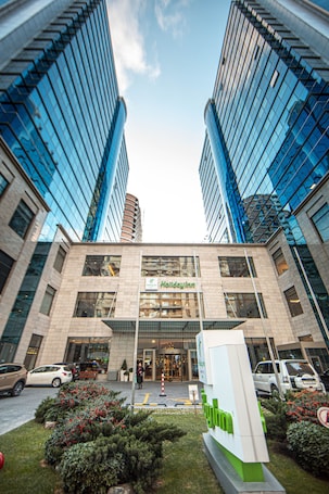 Fachada del alojamiento. Holiday Inn Baku by IHG