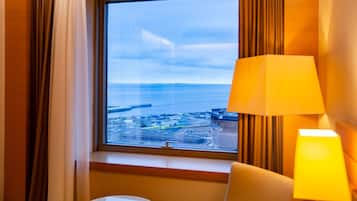 Minibar, in-room safe, desk, soundproofing