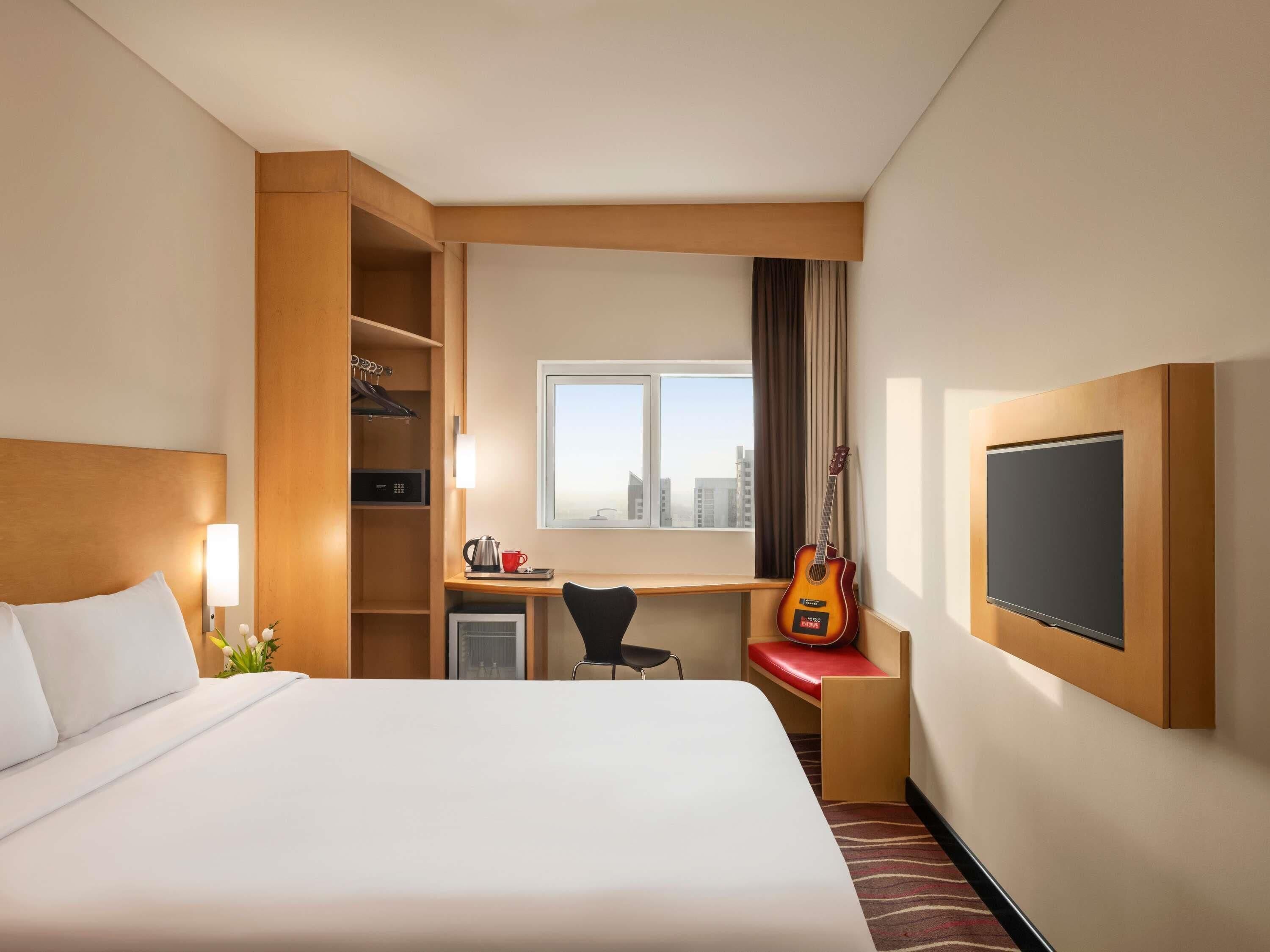 Habitación estándar doble, 1 cama doble | Ropa de cama de alta calidad, caja fuerte, escritorio