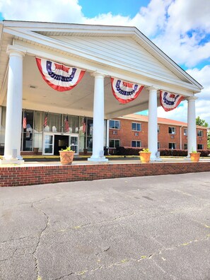 Front of property - Americas Best Value Inn & Suites Phenix City (Phenix City)