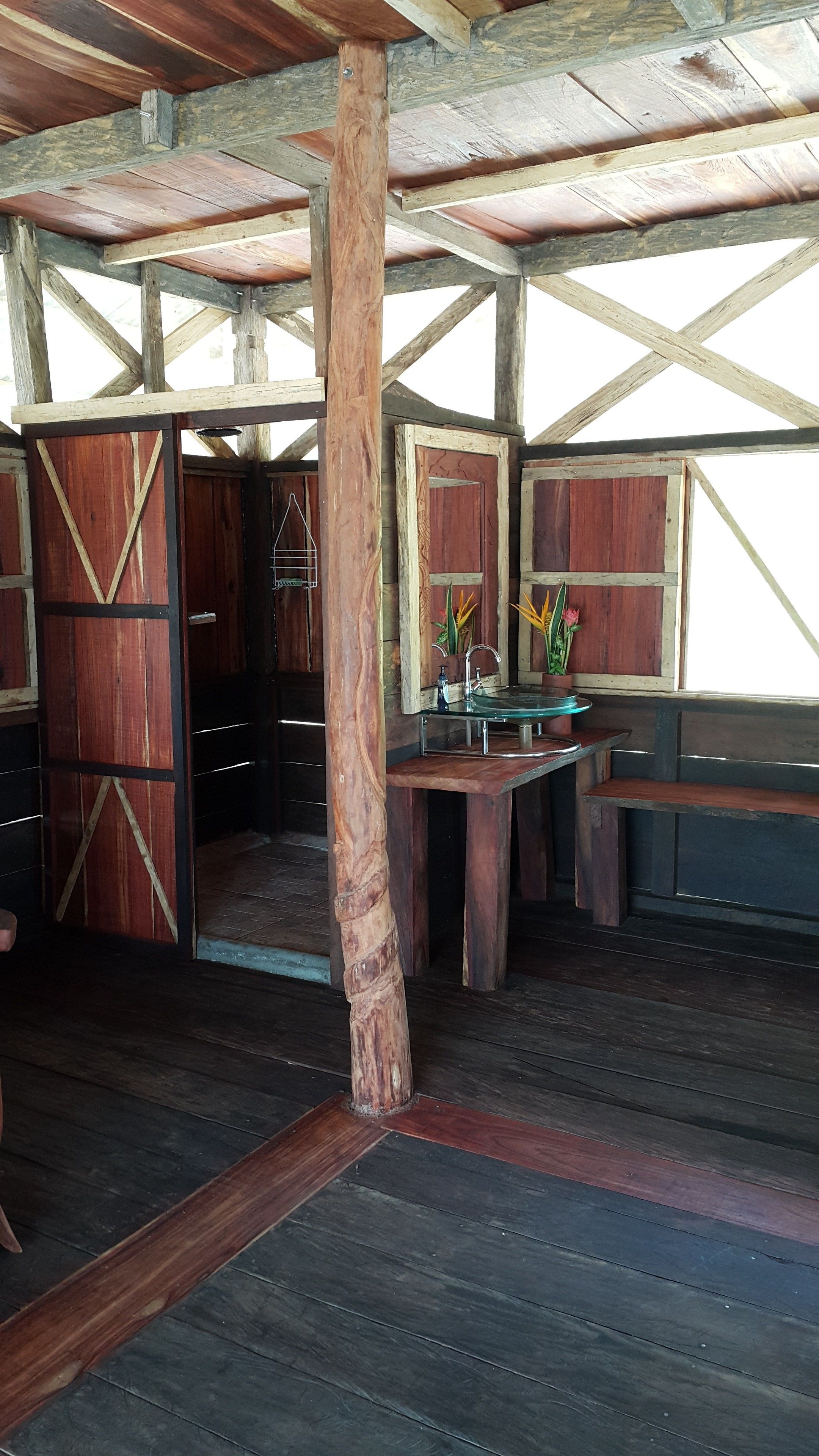 Suite, balcon, vue lac (Flotante) | Draps fournis