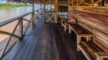 Family Room | Lake view